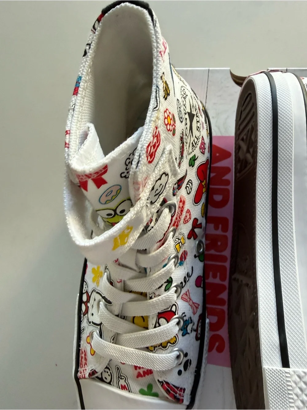 New girls Sz 2 Converse White High-Top Shoes Hello Kitty
